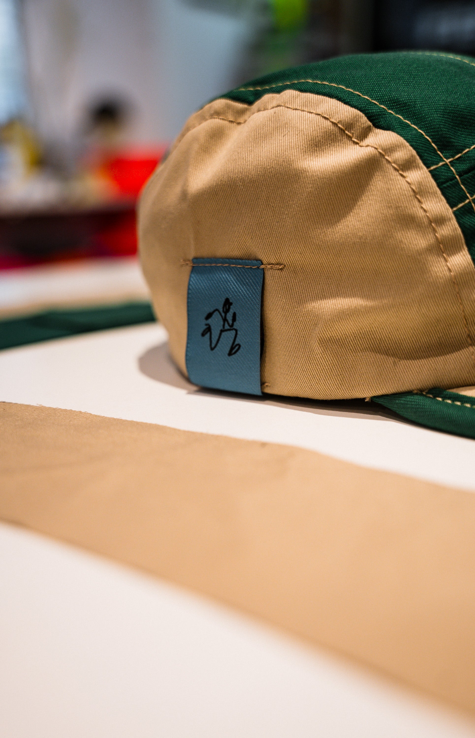 Gorra de 5 paneles 'Savia'. "Proyecto 23". the running boy X Ferdy.