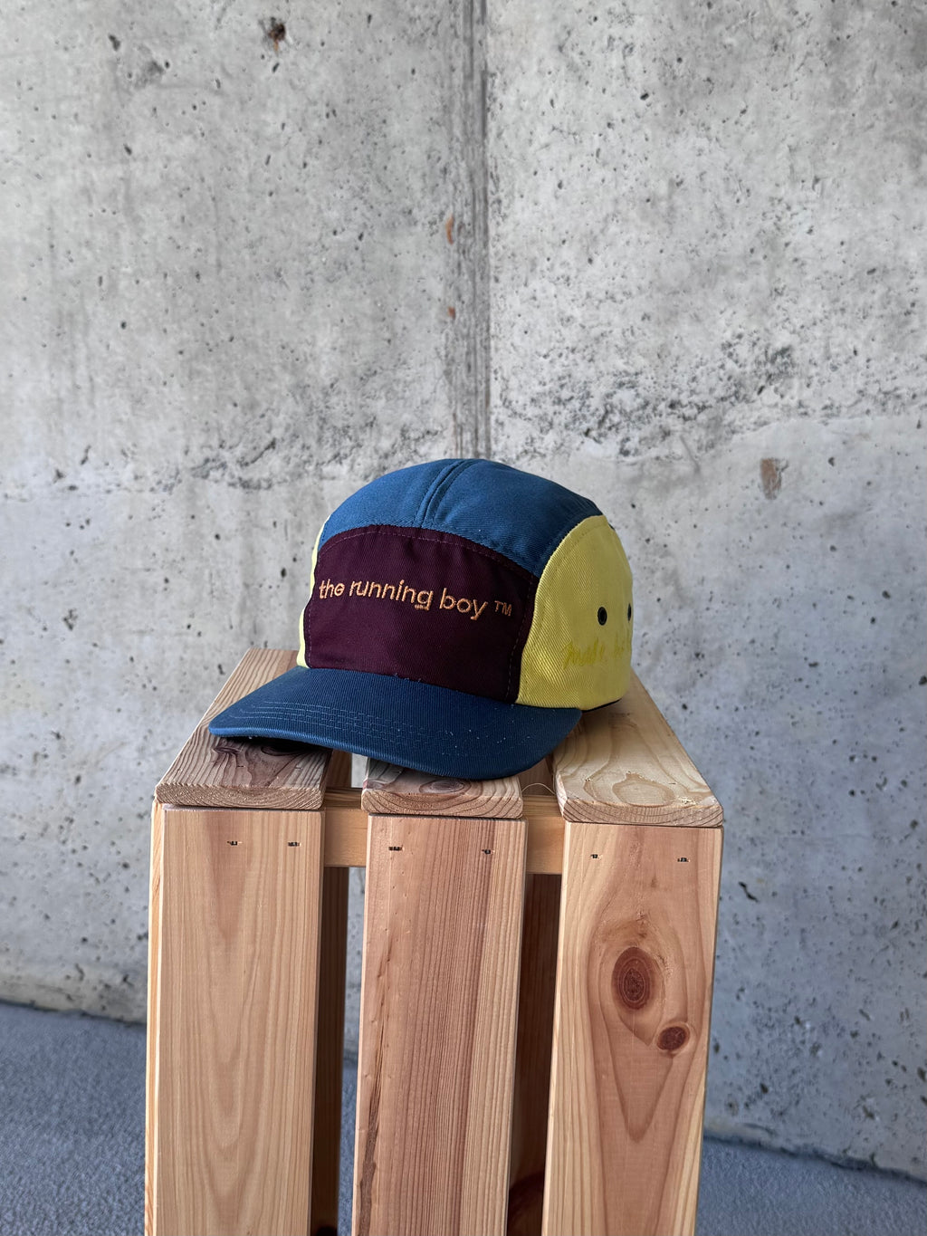 the running boy 5-Panels Hat. The First One. It's a littel BIG!
