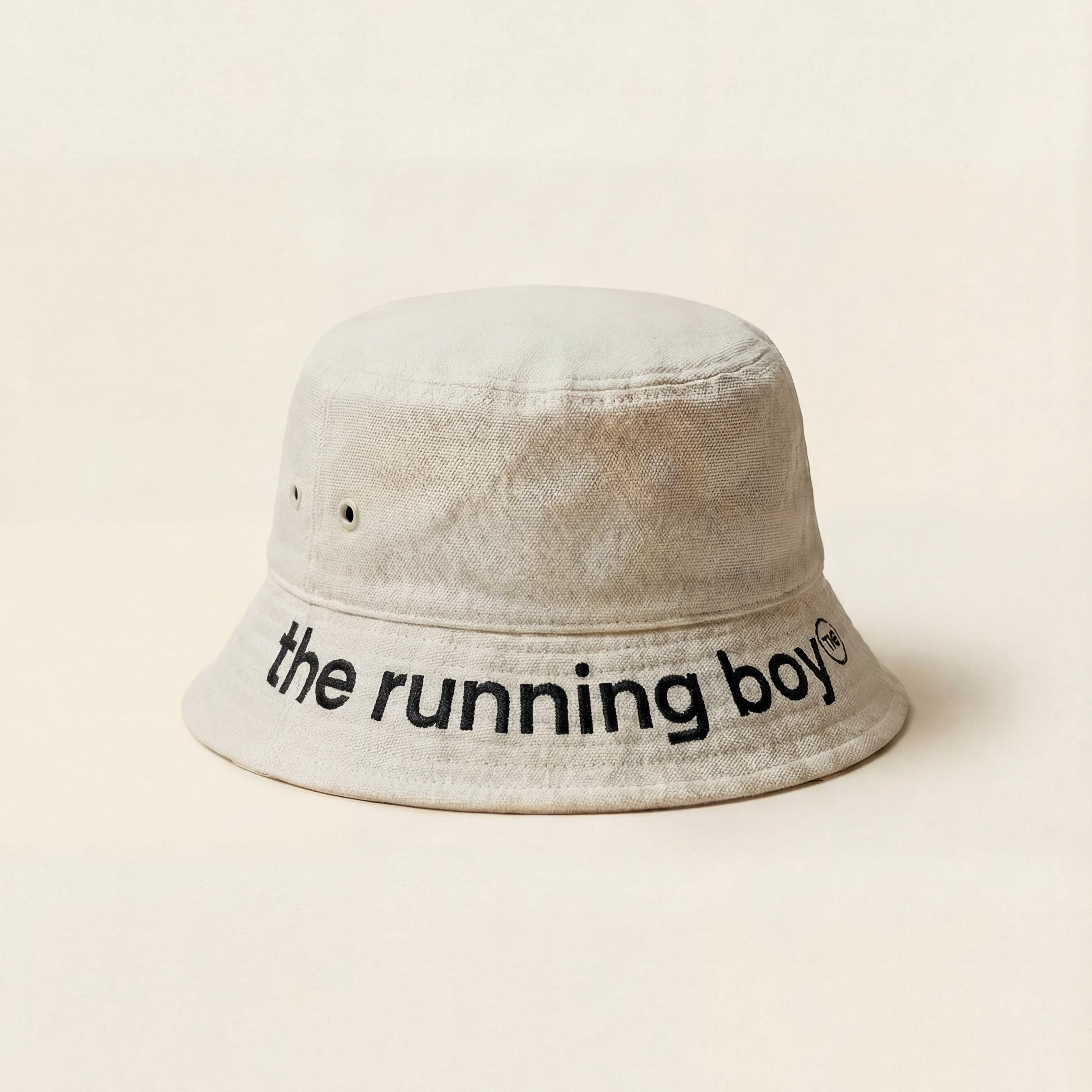 'the running boy' Bucket hat.